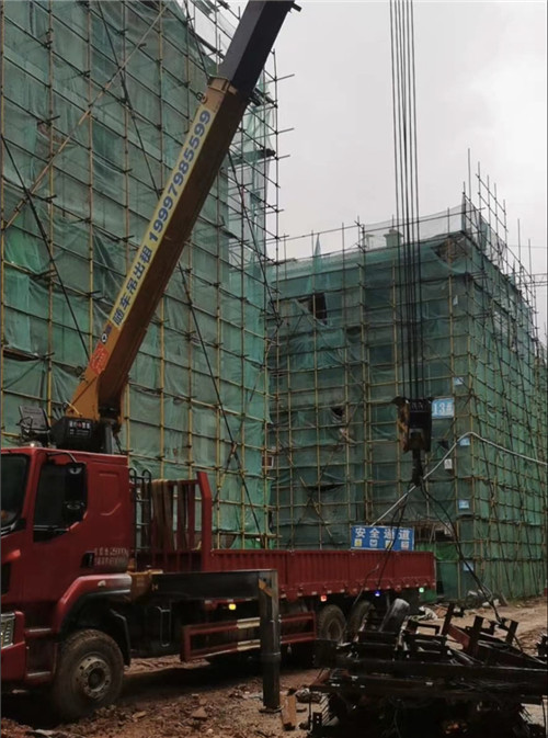 江永县“慢工细活”—— 吊车的 “微动控制” 技术